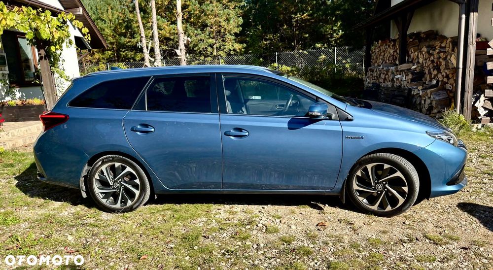Toyota Auris 2016 photo 3