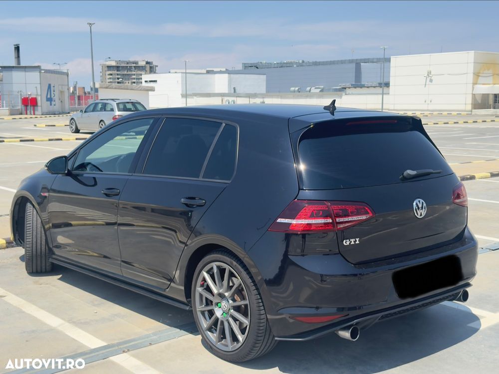 Volkswagen Golf - 4