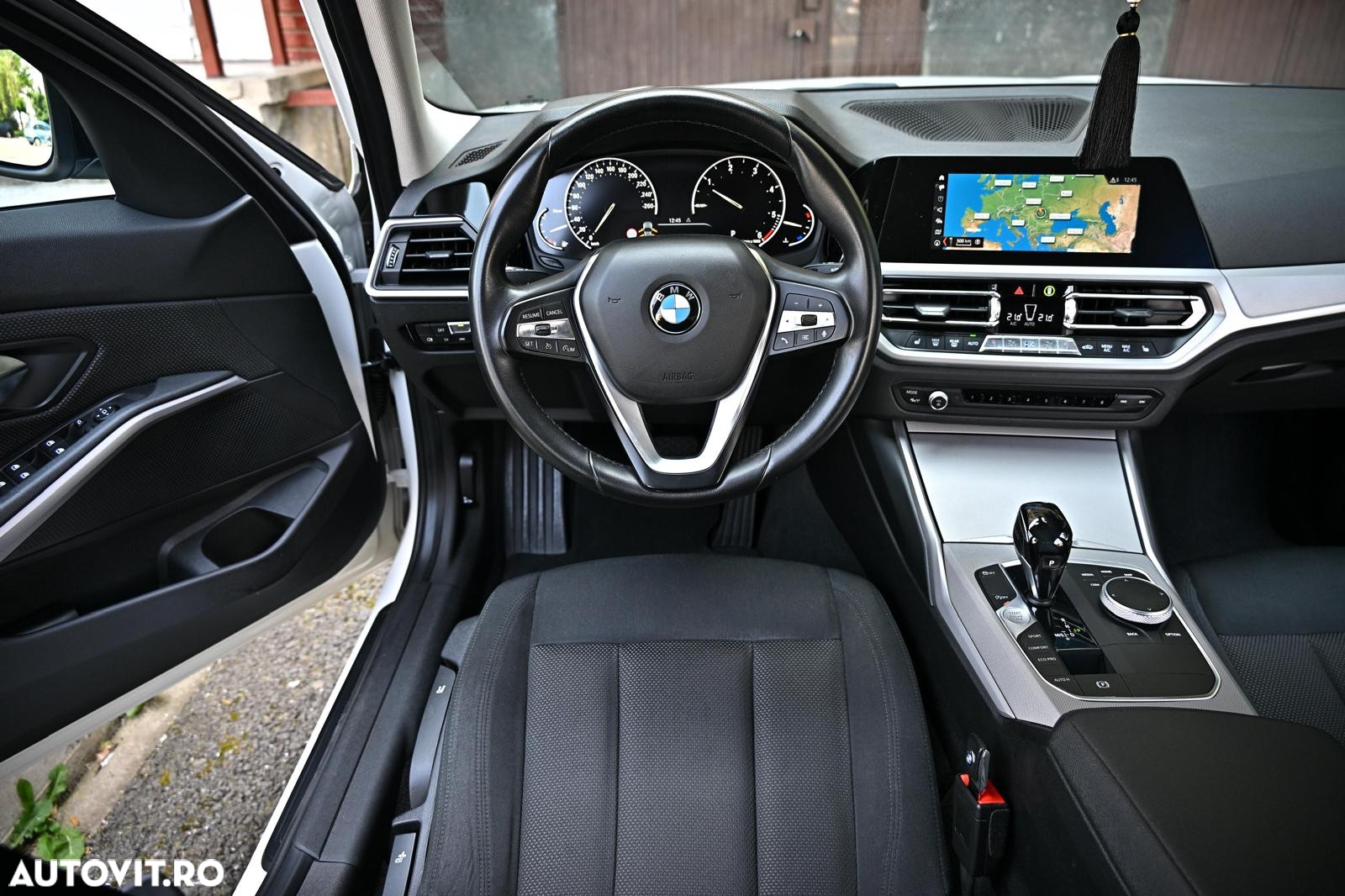 BMW Seria 3 320d xDrive AT - 24