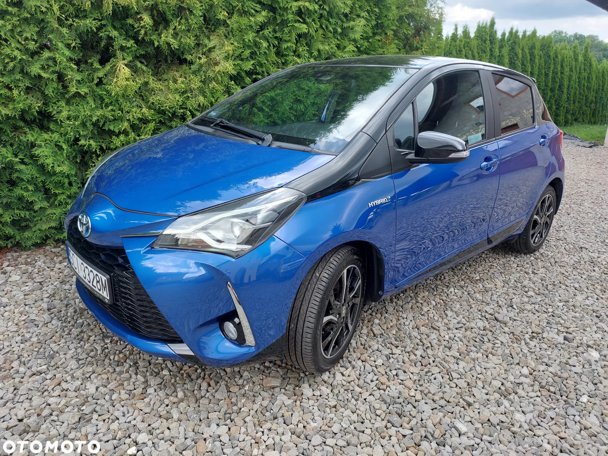 Toyota Yaris Hybrid 100 Selection - 36