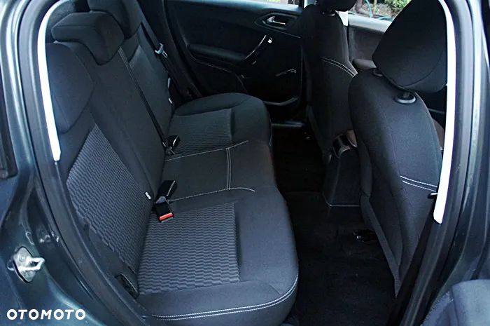 Peugeot 208 1.2 PureTech Allure - 25