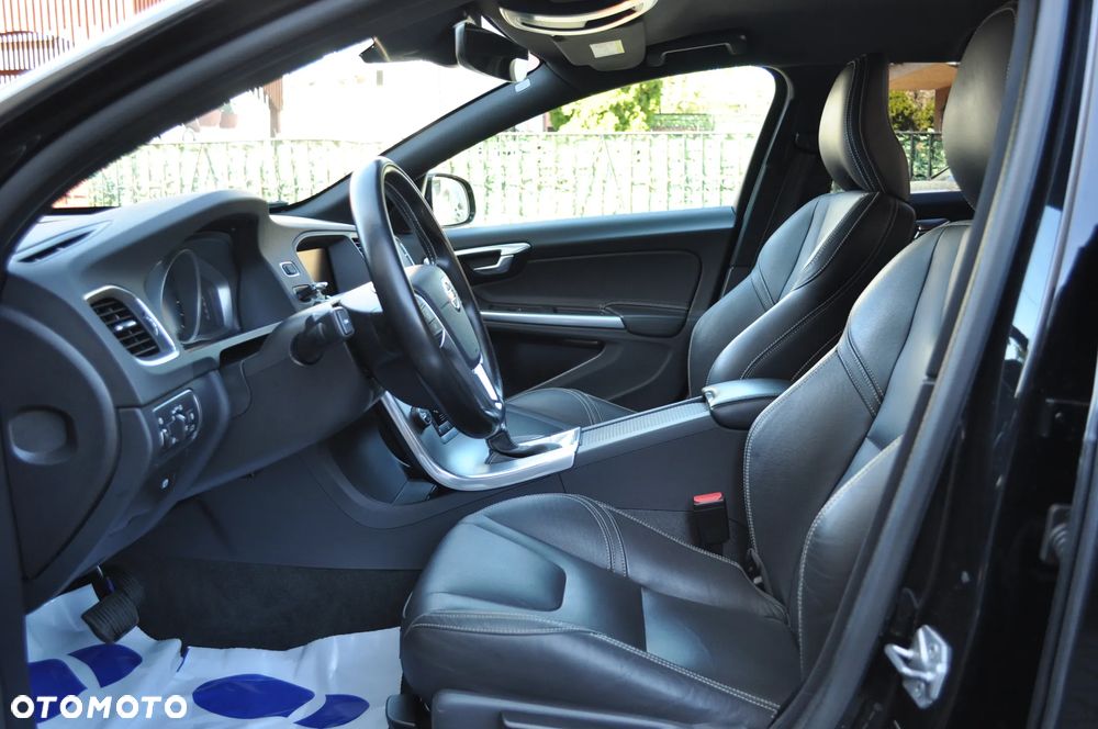 Volvo V60 D3 Geartronic Momentum - 12