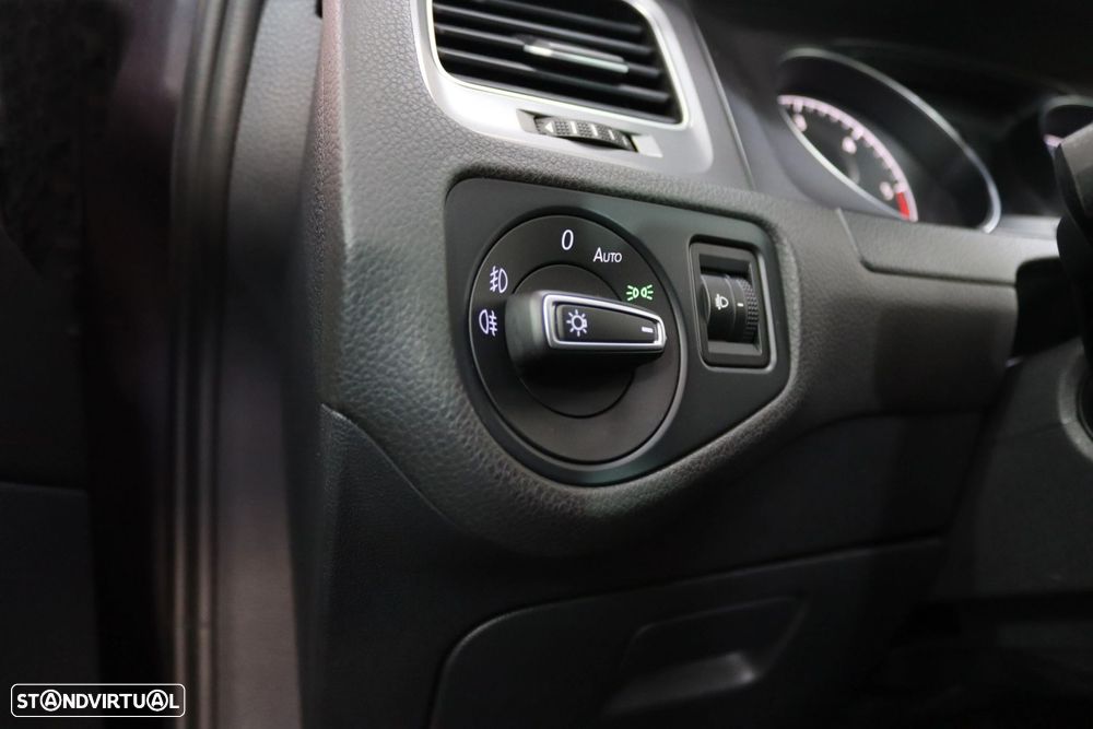 VW Golf 1.6 TDI 4Motion BlueMotion Lounge - 15