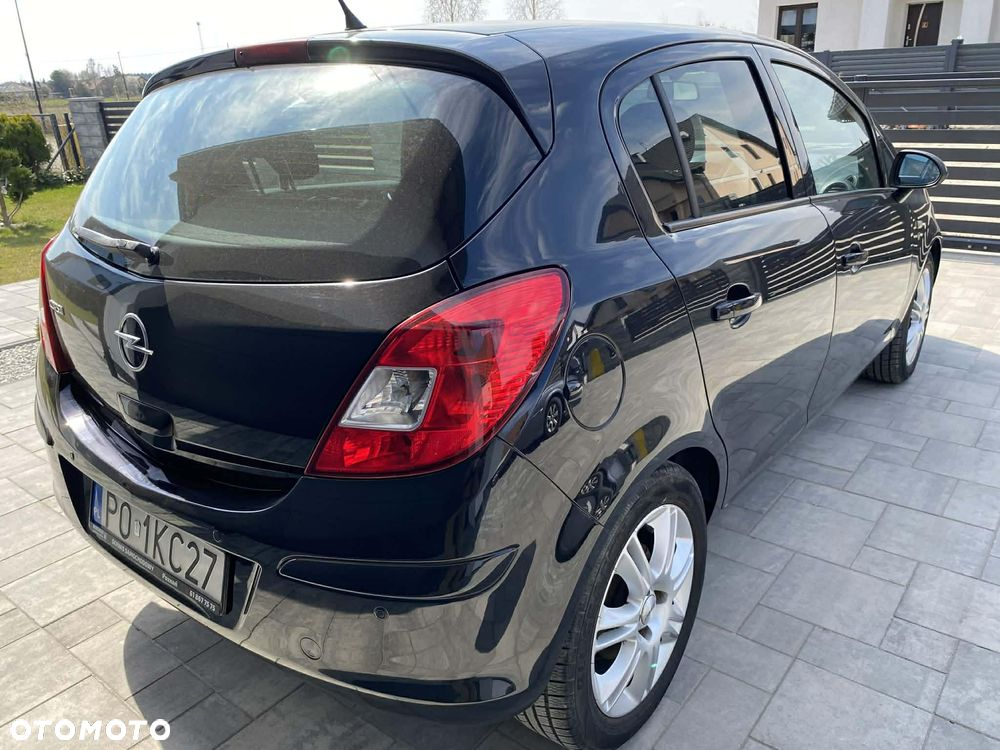 Opel Corsa 1.2 16V Cosmo - 4