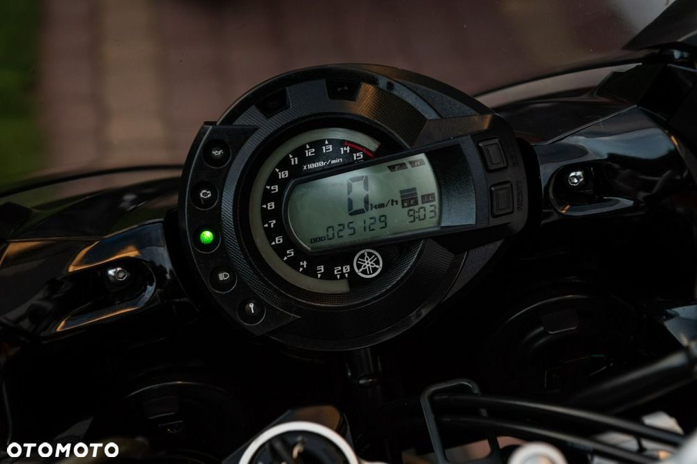 Yamaha FZ - 8