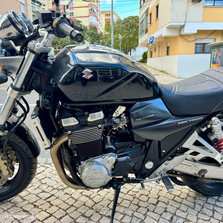Suzuki GSX 1400 - 3