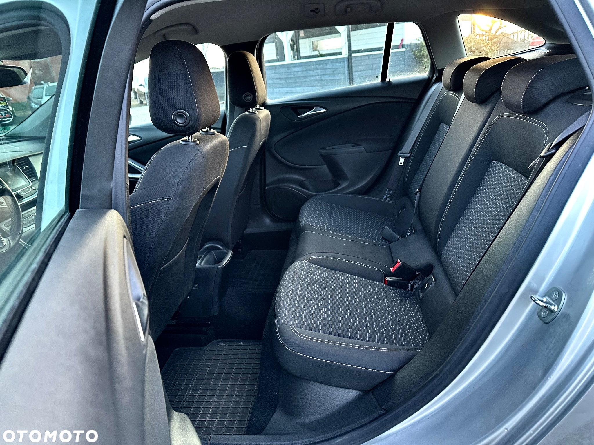 Opel Astra 1.6 D (CDTI) Start/Stop Sports Tourer Edition - 30