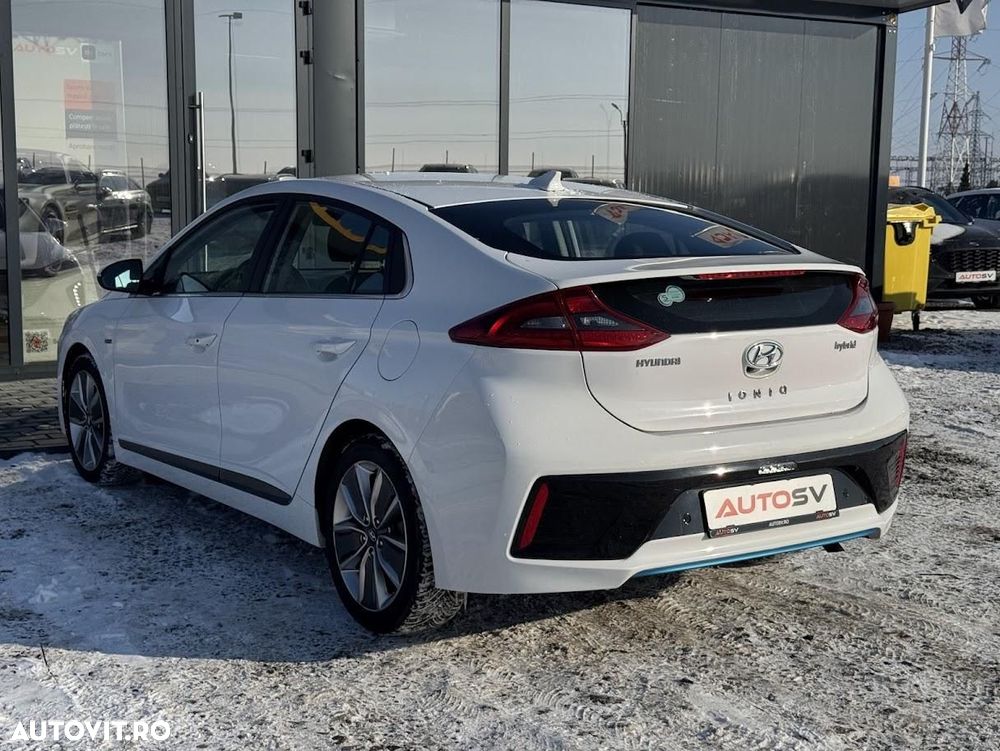 Hyundai IONIQ - 3
