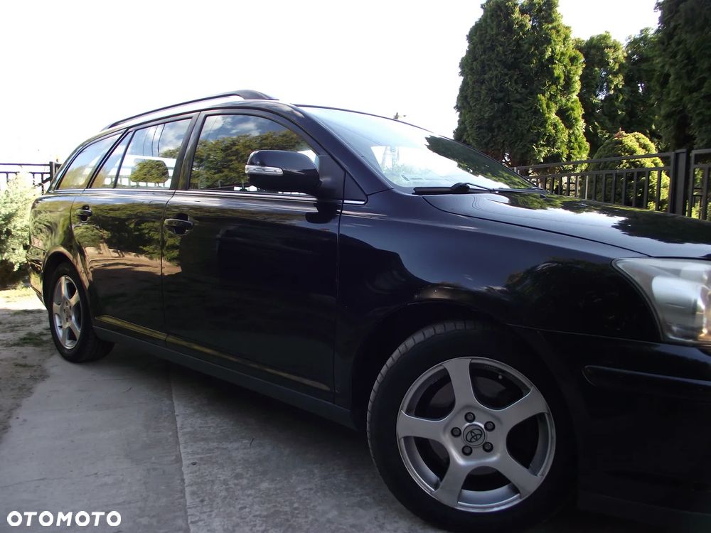 Toyota Avensis 2.0 D-4D Edition - 10
