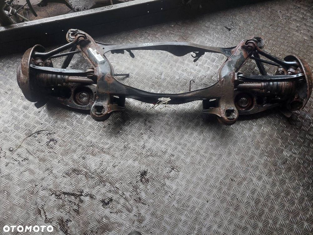 KOMPLETNE ZAWIESZENIE TYŁ MERCEDES BENZ W124 - 1