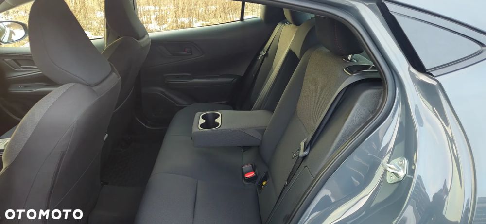 Toyota Prius Hybrid Advanced - 26