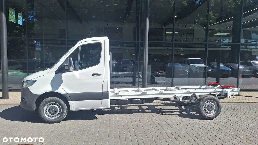 Mercedes-Benz Sprinter - 2
