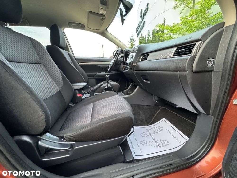 Mitsubishi Outlander - 35