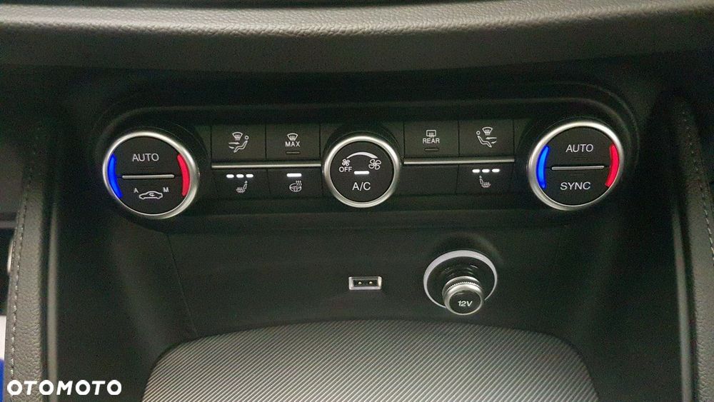 Alfa Romeo Stelvio - 24