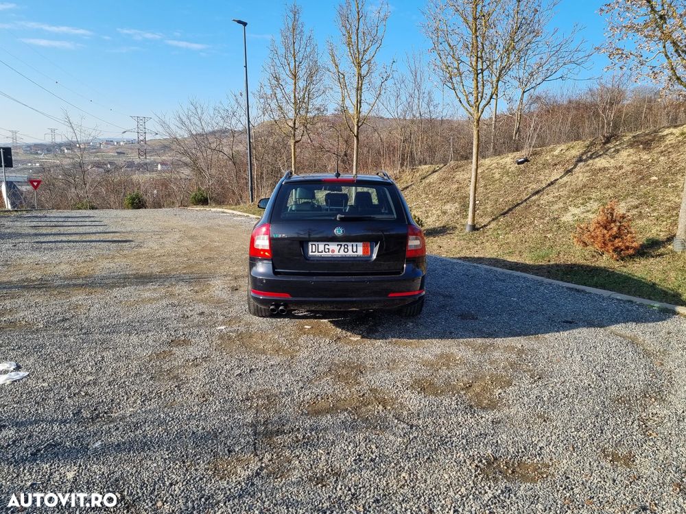 Skoda Octavia Combi 2.0 TDI DPF RS - 6