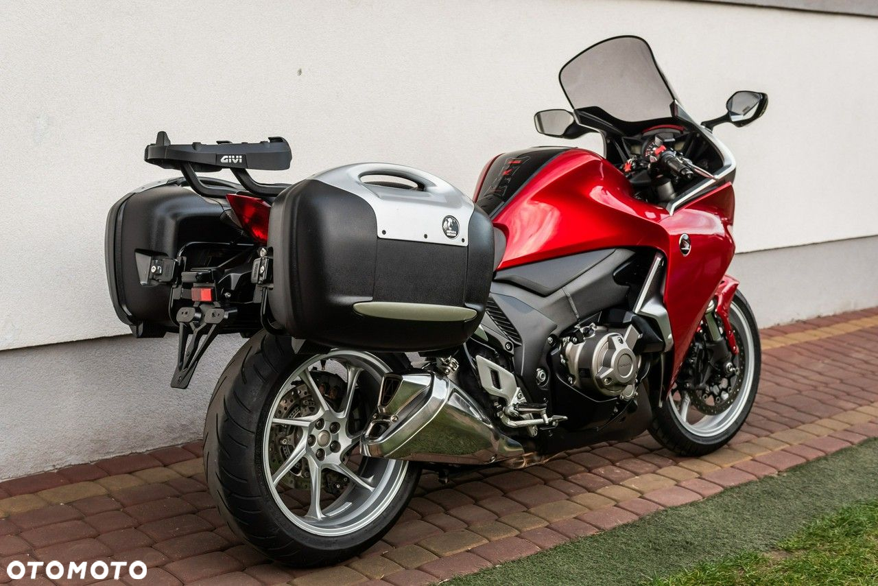 Honda VFR - 3