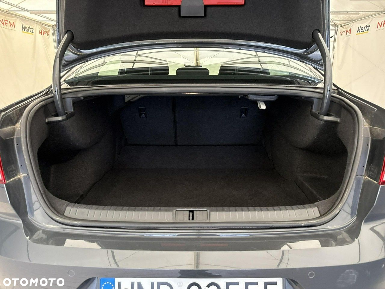 Volkswagen Passat - 19