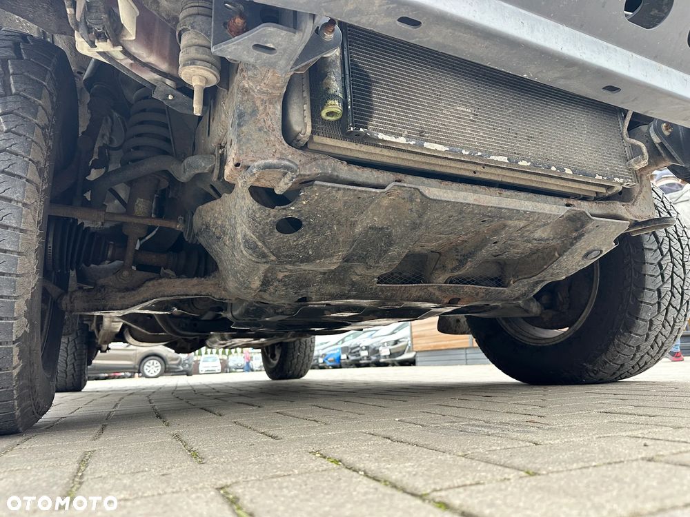 Toyota Land Cruiser - 37