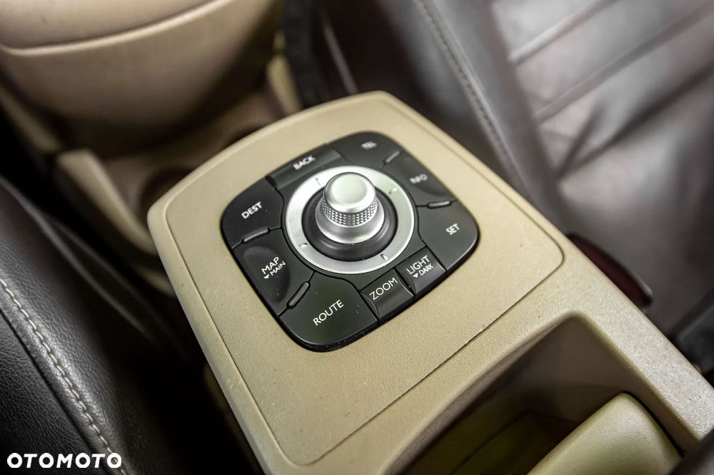Renault Grand Scenic - 32