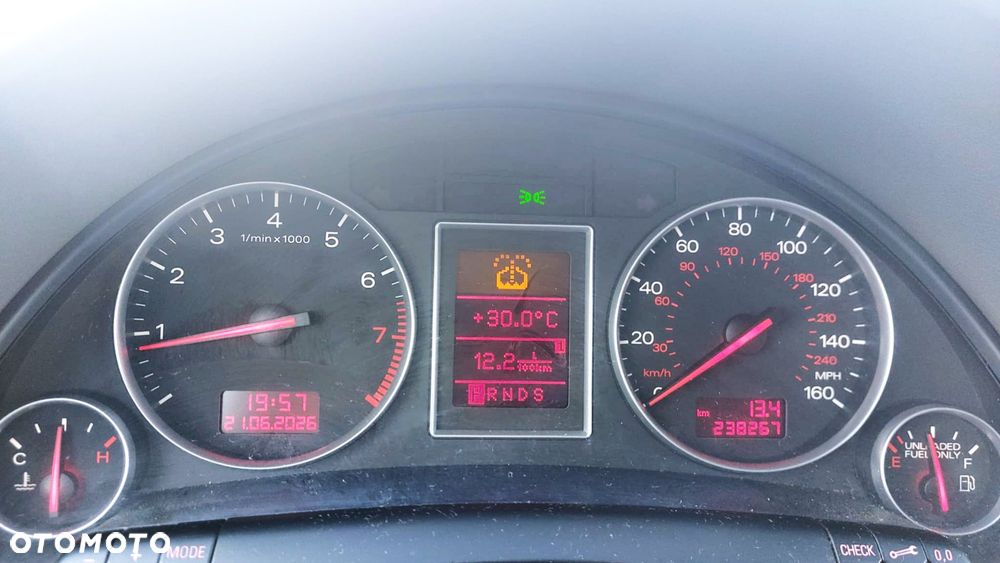 Audi A4 Limousine - 11