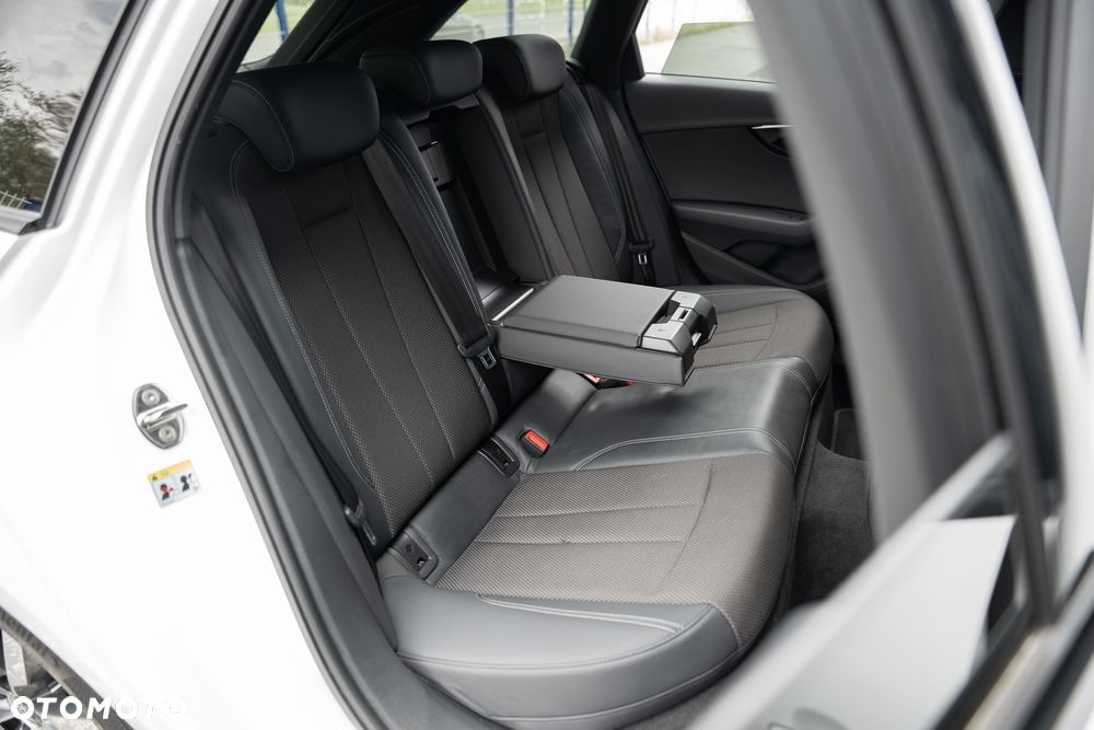 Audi A4 Avant 35 TFSI S tronic S line - 36