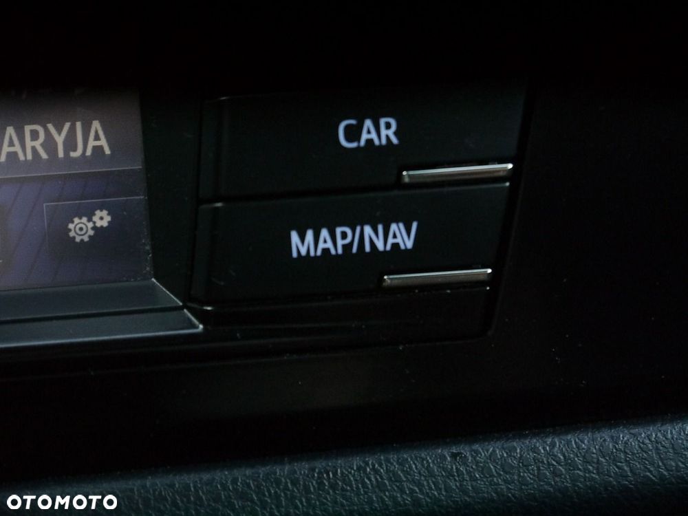 Toyota Corolla 1.6 Premium + - 25