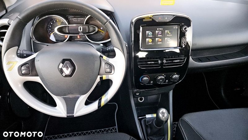 Renault Clio 1.2 16V 75 Expression - 22