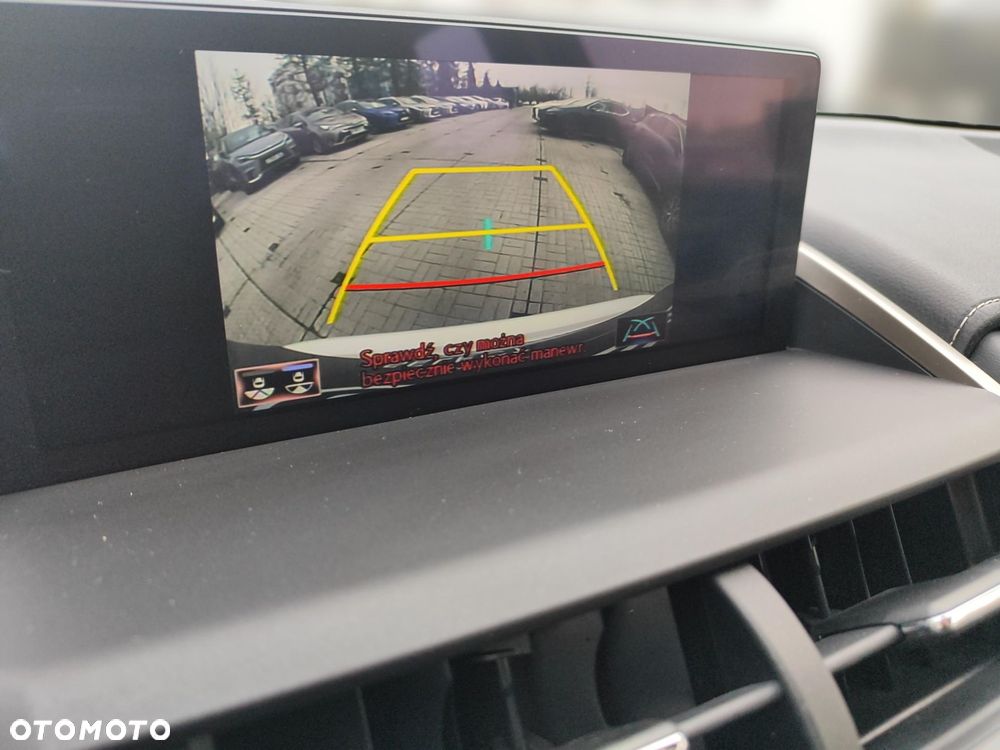 Lexus NX 300h Business Edition AWD - 21