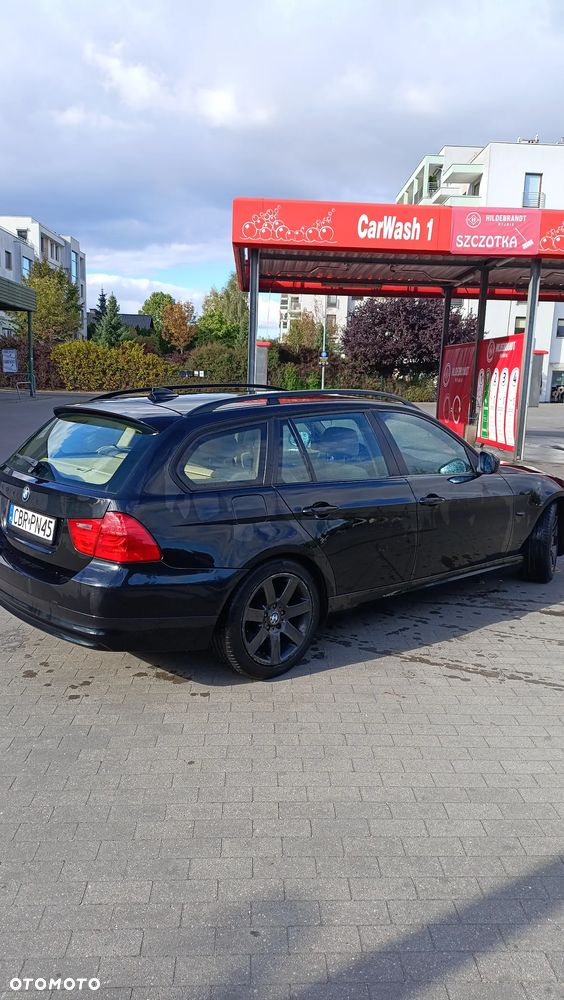BMW Seria 3 318d Touring - 4