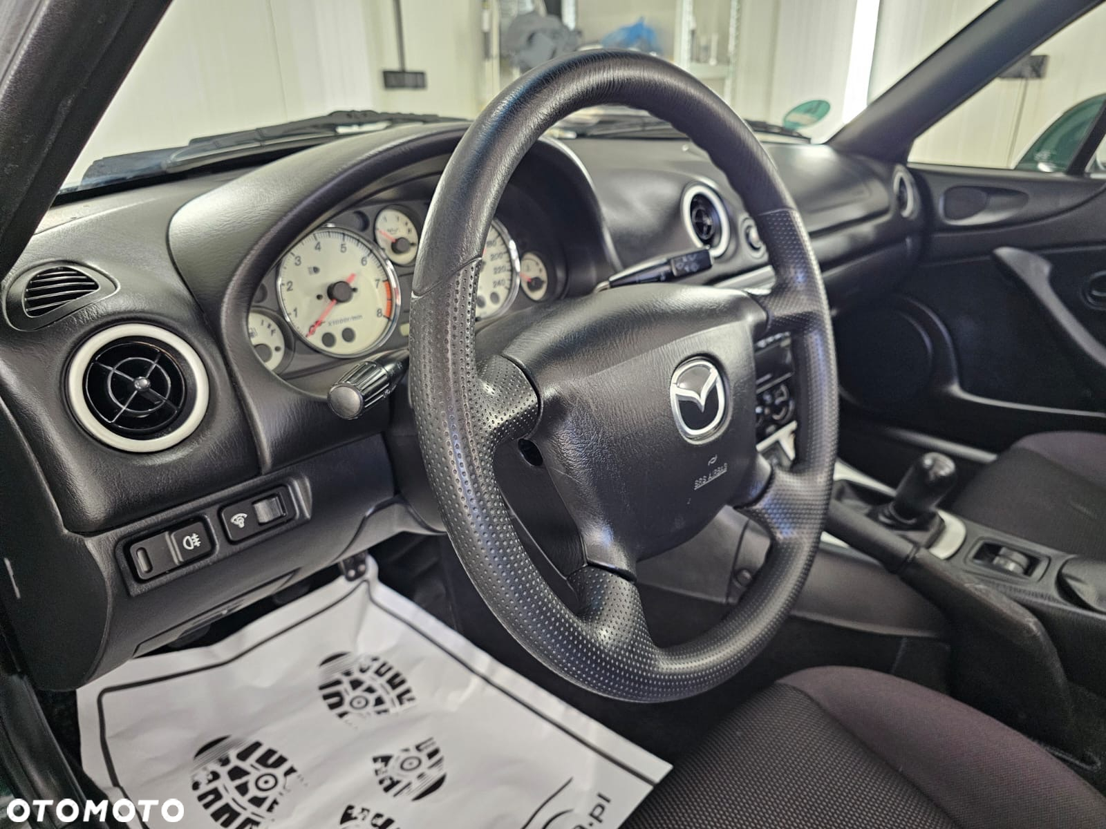 Mazda MX-5 1.6i 16V - 12