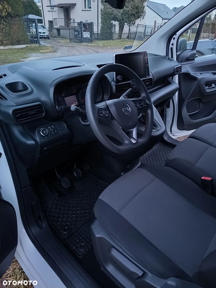 Opel COMBO - 13