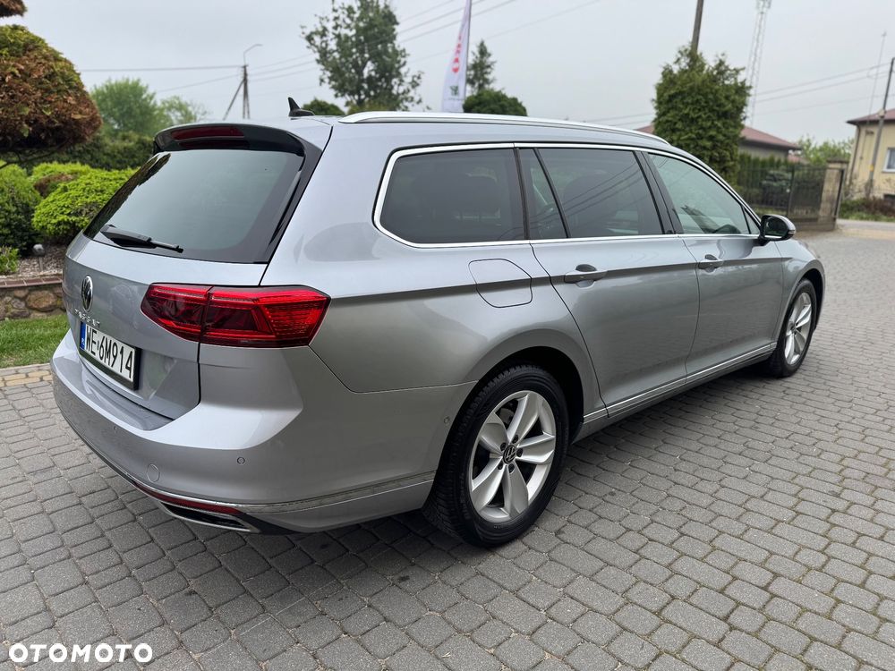 Volkswagen Passat Variant 2.0 TDI EVO Elegance DSG - 9
