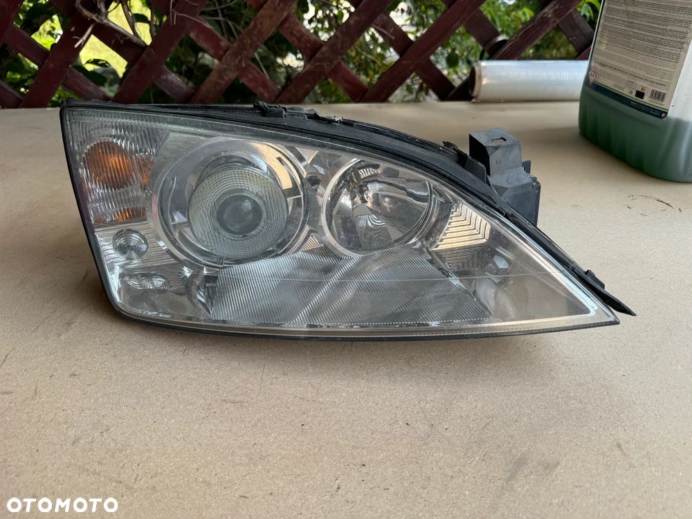 Lampa przednia prawa Xenon Ford mondeo mk3 Europa