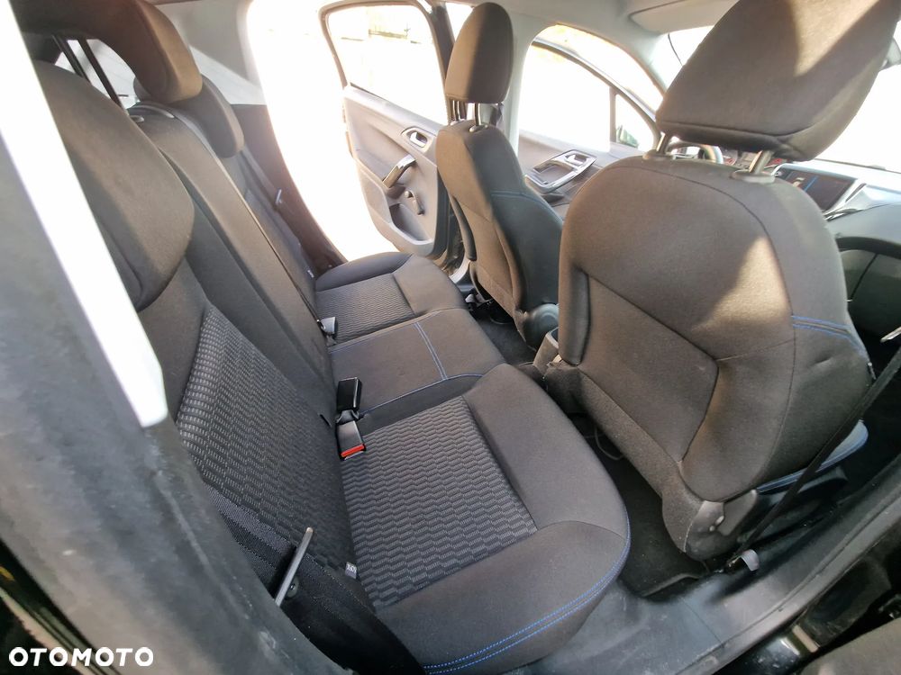Peugeot 208 1.2 PureTech Style - 11