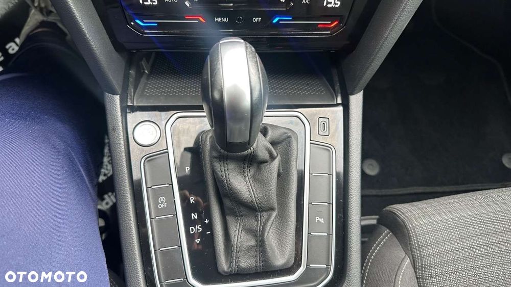 Volkswagen Passat - 29