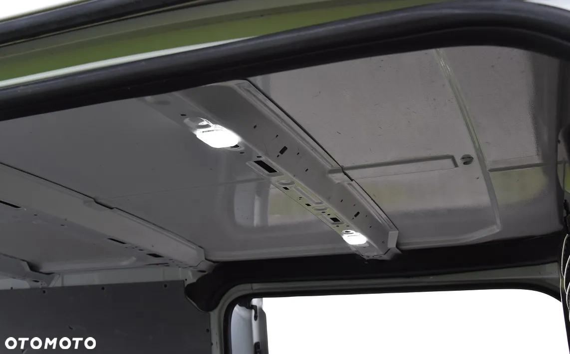 Ford TRANSIT CUSTOM 300 L2H1 - 15