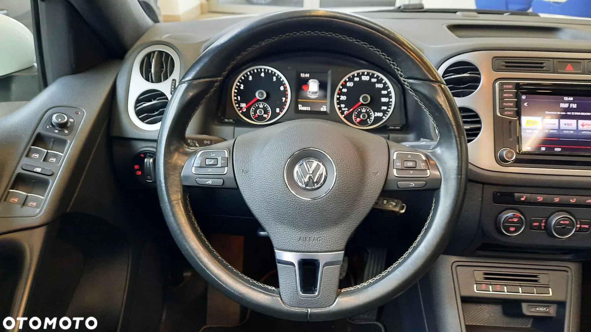 Volkswagen Tiguan 1.4 TSI BlueMotion Technology Lounge Sport & Style - 29