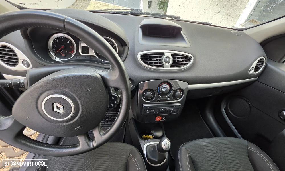 Renault Clio 1.5 dCi Dynamique S - 7