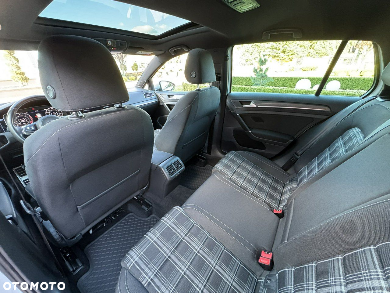 Volkswagen Golf - 39