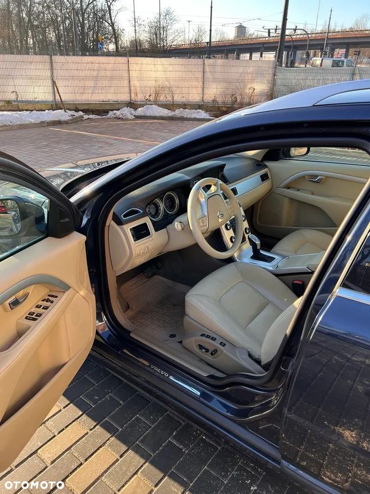 Volvo V70 D5 AWD Summum - 16