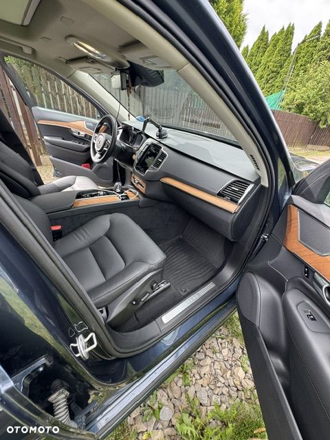 Volvo XC 90 - 25