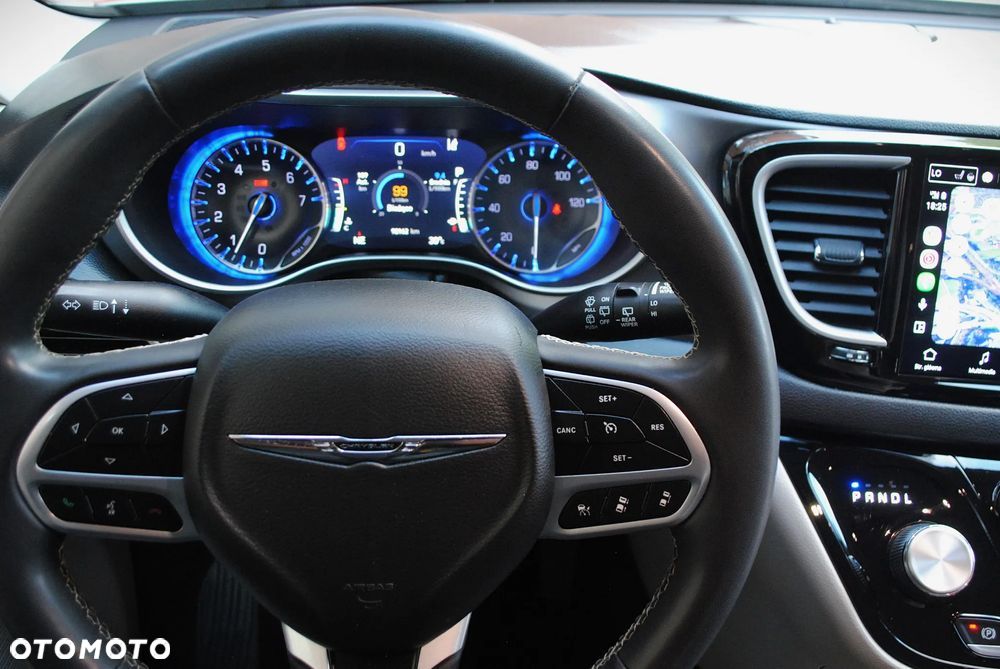 Chrysler Pacifica - 15