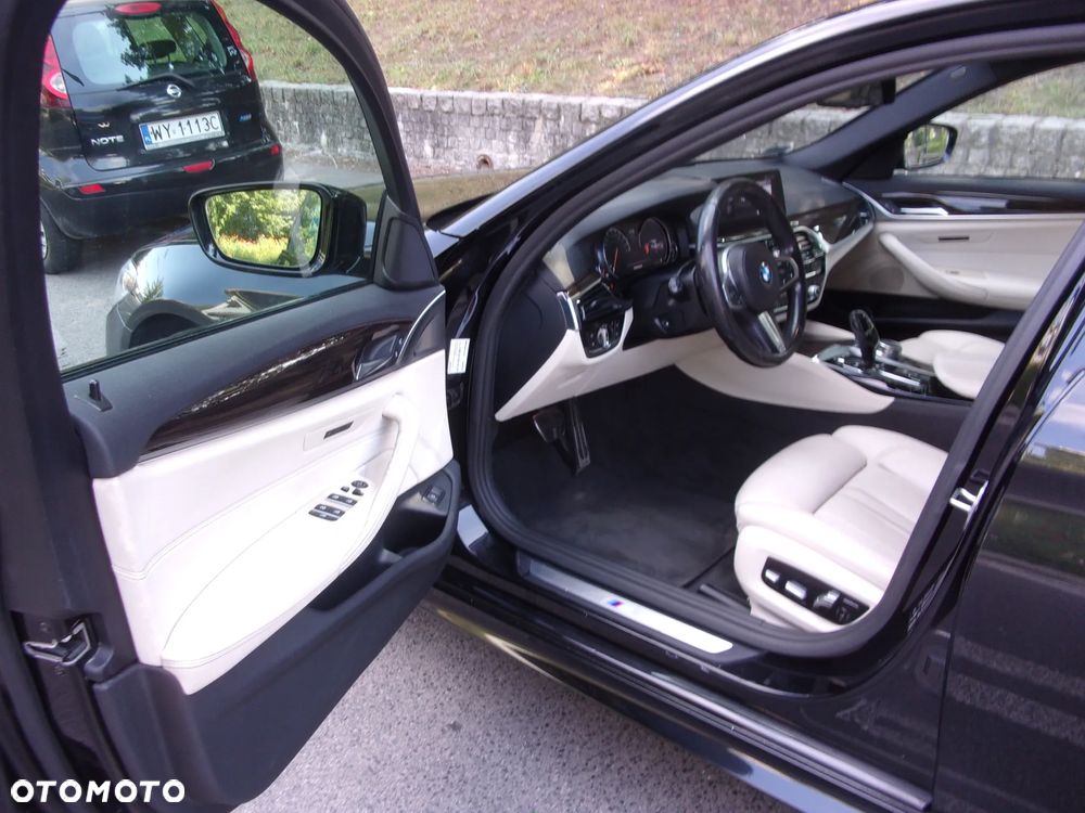 BMW Seria 5 530i xDrive Luxury Line - 24