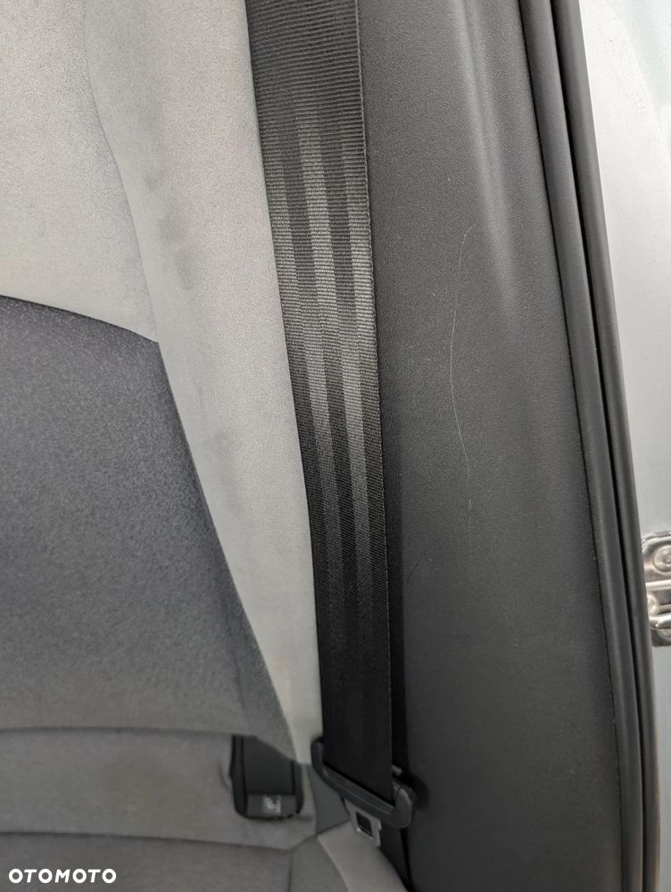 KURTYNY PASY NAPINACZE VW ID3 - 5