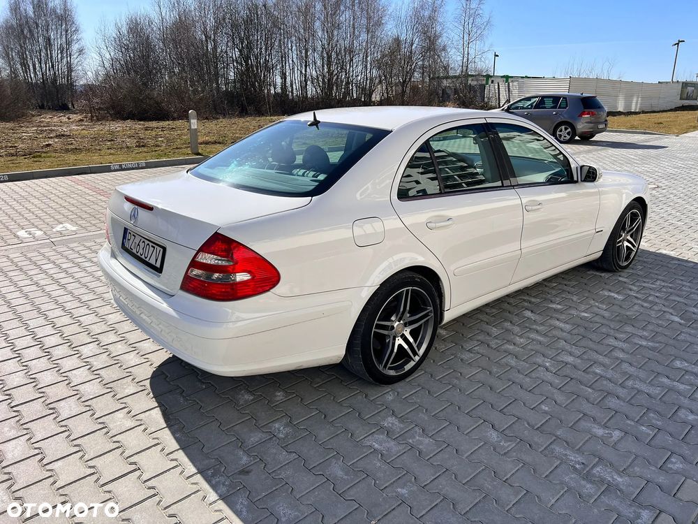 Mercedes-Benz Klasa E 280 CDI T Elegance - 22