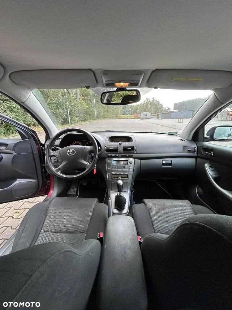 Toyota Avensis 2.0 D-4D Sol - 18