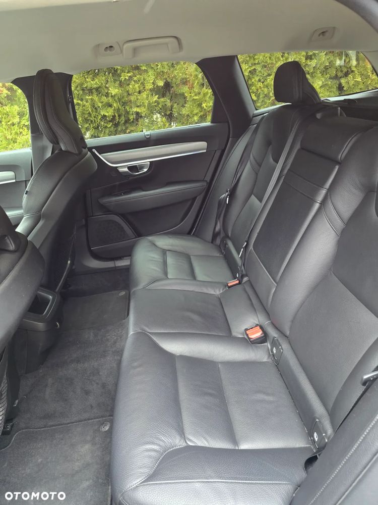 Volvo V90 D3 Momentum Pro - 9