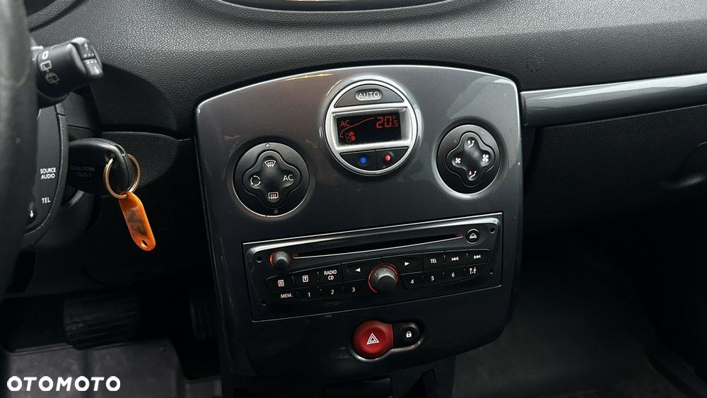 Renault Clio - 11