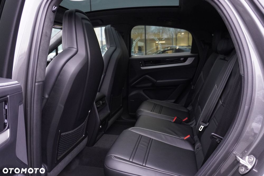 Porsche Cayenne - 14