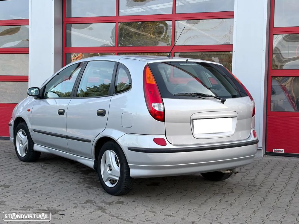 Nissan Almera Tino - 4
